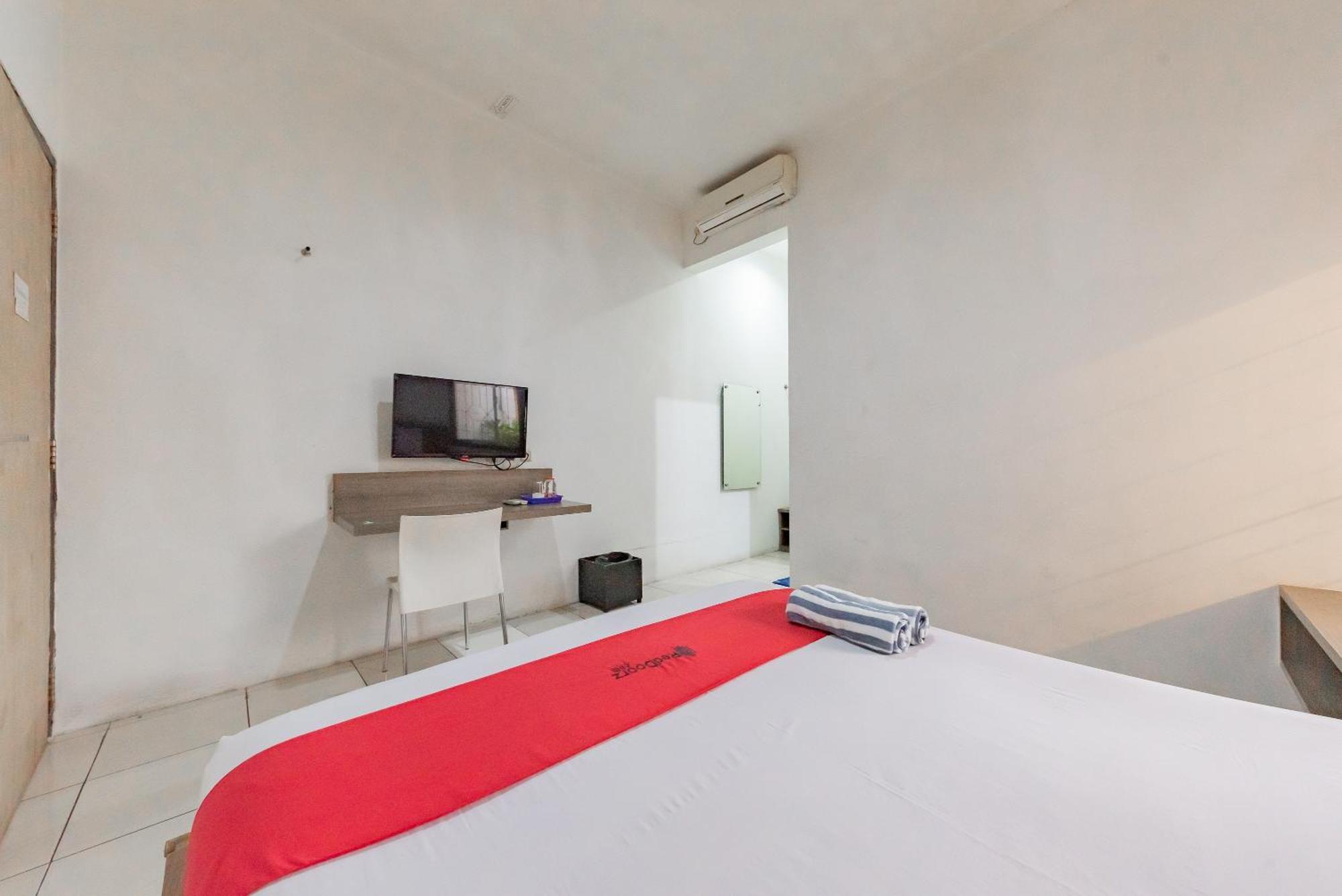 Reddoorz Near Taman Kota Lapang Merdeka Sukabumi Buitenkant foto