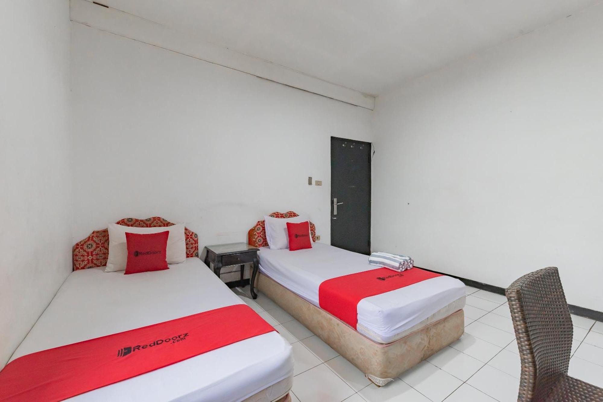 Reddoorz Near Taman Kota Lapang Merdeka Sukabumi Buitenkant foto