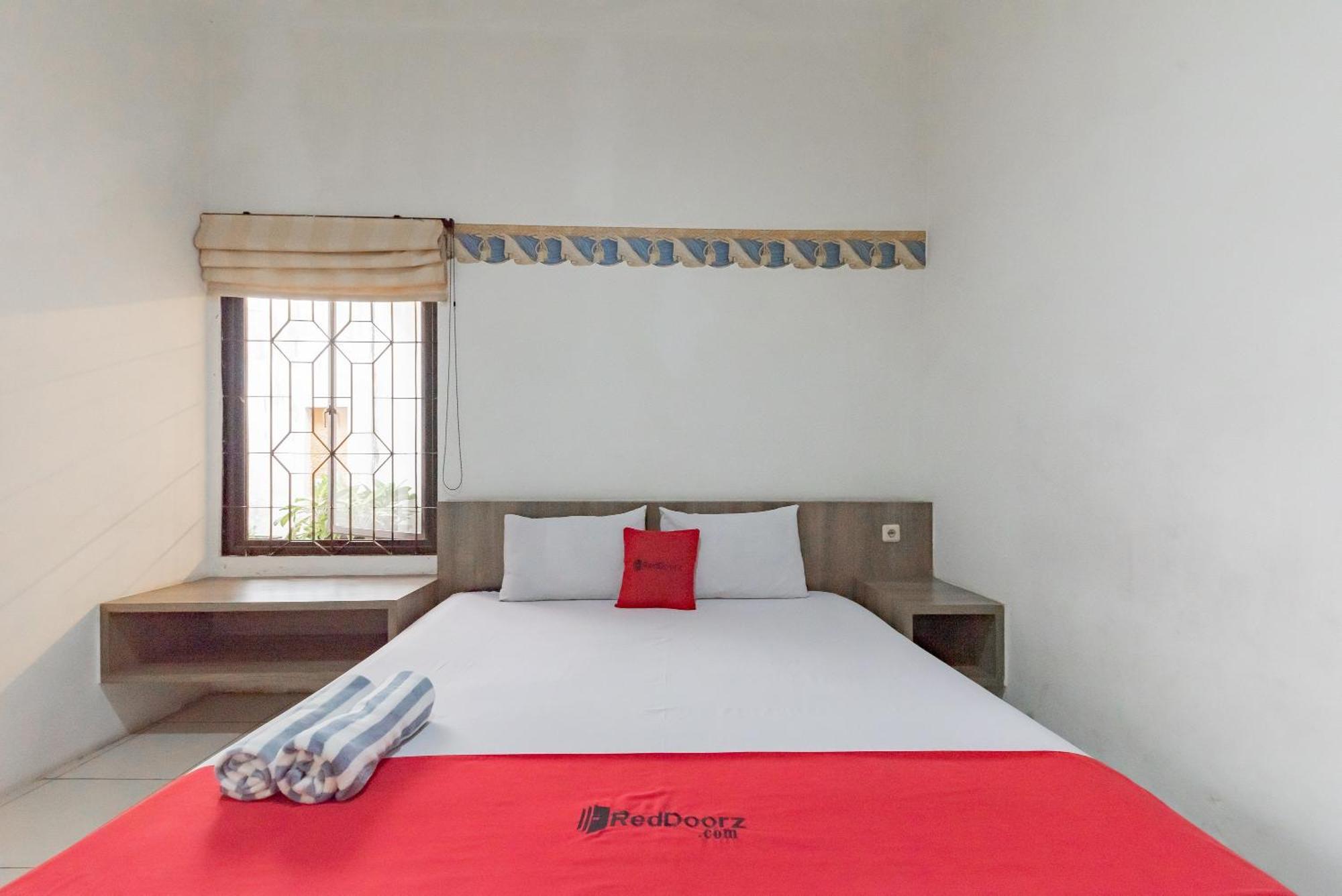 Reddoorz Near Taman Kota Lapang Merdeka Sukabumi Buitenkant foto